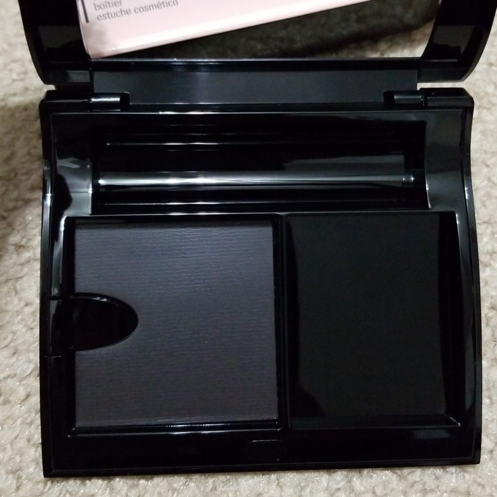 Compact - Picture 2 of 3